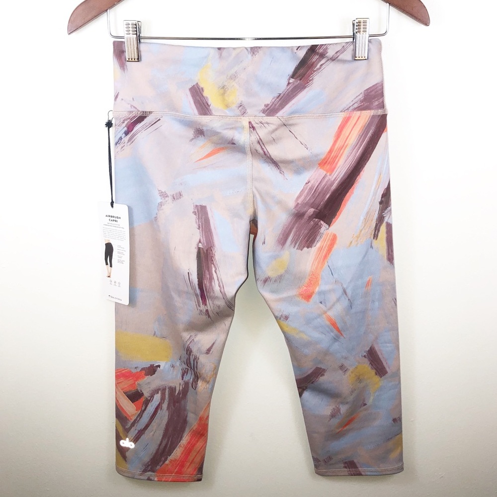 ALO Yoga Women's Painted Brushstroke Capri Leggings - Lavender Multi